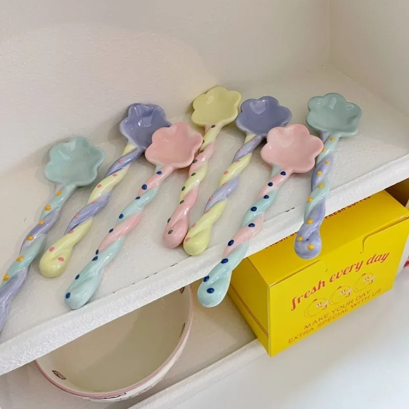 Ceramic Flower Soup Spoon Household Ice Cream Hand Painted Dessert Stirring Spoon with Long Handle Kitchen Tableware Accessories